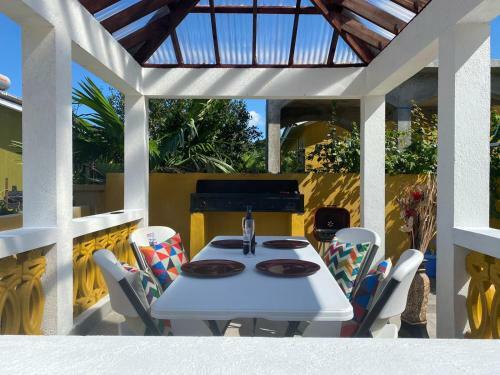 Paradise Villa Shared Onsite Private Pool Onsite Gym