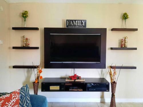 Apartamento Spacious 2 Bedroom In Portmore With Pool