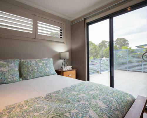Premium Views From Spacious Beachside Home