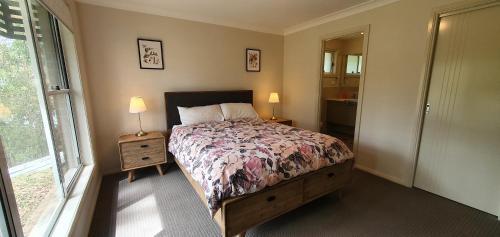 Rural Retreat Within A 5 Minute Drive To Beaches And Cbd.
