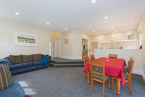 Large Spacious Family Home,close Devonport&beaches