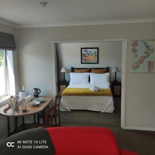 Hostal Castor Bay Homestay
