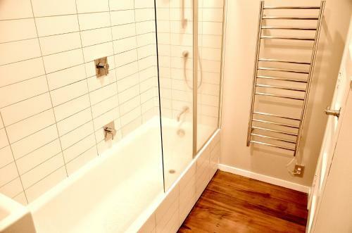 Private Room In Shared House Near Auckland Cbd
