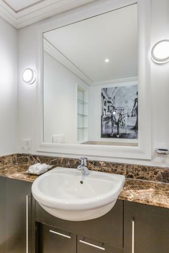 Apartamento Corporate, Spacious Staycation - Sky Tower Views
