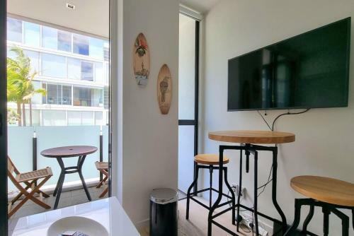 Marina View Apartment In The Viaduct-pool,spa-gym