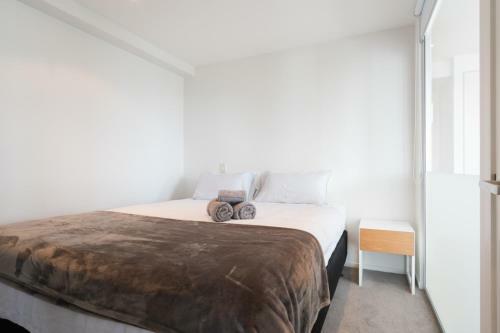 Apartment With Brilliant Views In Auckland Cbd