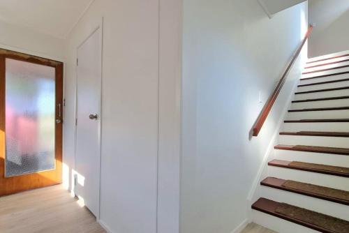 Apartamento Awesome 3 - Bedroom Unit With Free Parking - Wifi