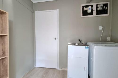 Apartamento Awesome 3 - Bedroom Unit With Free Parking - Wifi