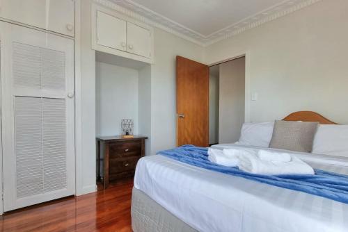 Apartamento Awesome 3 - Bedroom Unit With Free Parking - Wifi