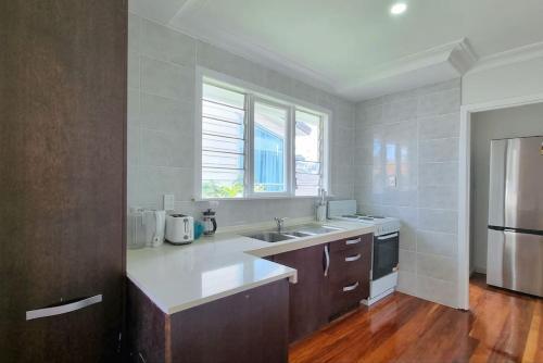 Apartamento Awesome 3 - Bedroom Unit With Free Parking - Wifi