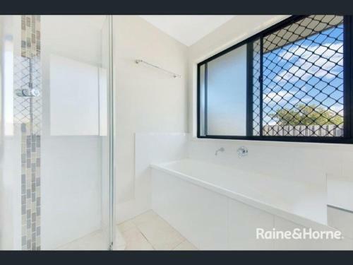 Award Winner House 4 Beds 2 Baths Airconditioned In Gladstone