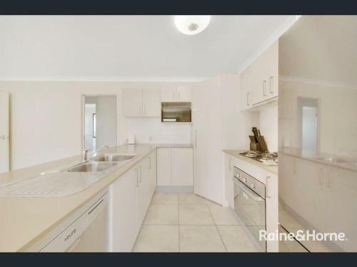 Award Winner House 4 Beds 2 Baths Airconditioned In Gladstone