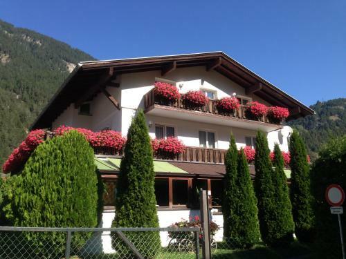 Hostal Apartment Stefania