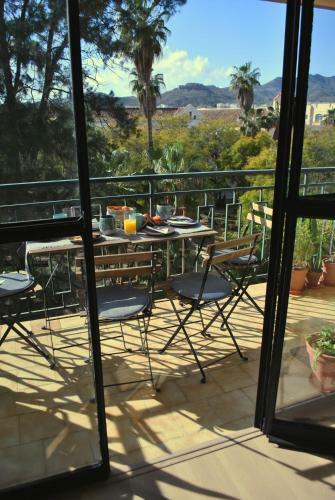 The Boho-chic Oasis, Lovely City Center Apartment