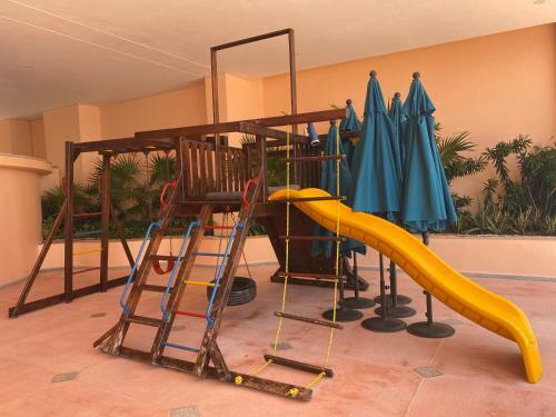 Beachfront Apartment In Acapulco, Ideal For Vacation Or Remote Working