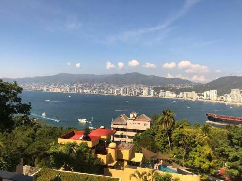Apartment With Great Location And View To Acapulco
