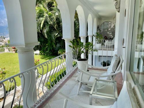 Villa Jade Luxury Full Service Staff Villa