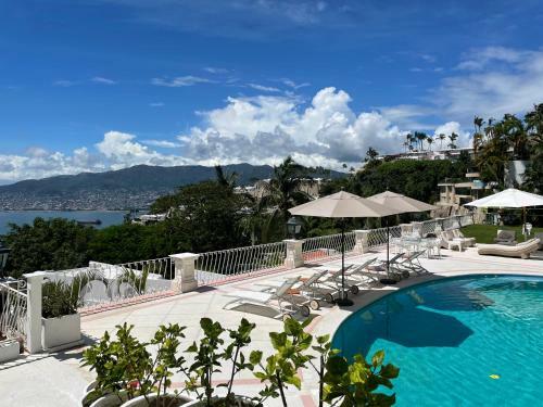 Villa Jade Luxury Full Service Staff Villa