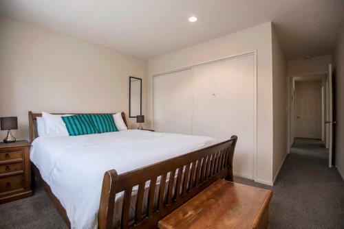 Apartamento Six Kamahi Guest House & Studio Unit