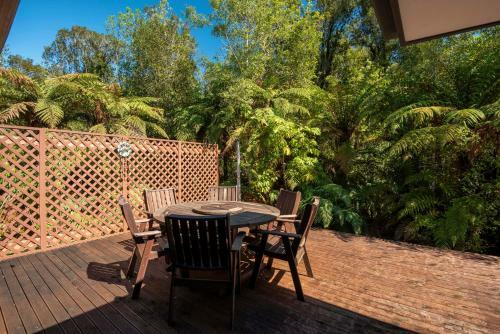Apartamento Six Kamahi Guest House & Studio Unit