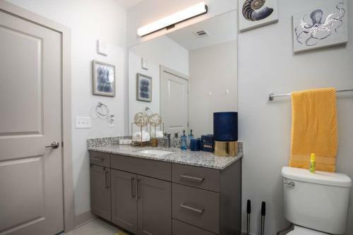 Apartamento Plush & Luxe Modern Downtown 2br/2ba Spacious Apt!