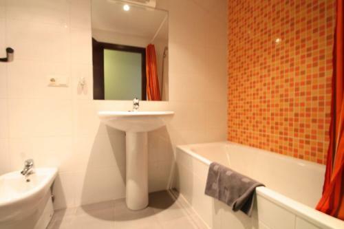 Apartamento Av Carlemany, Centro Comercial