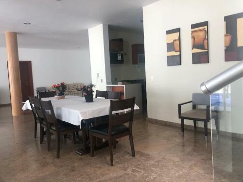 Ajijic P&s Big House