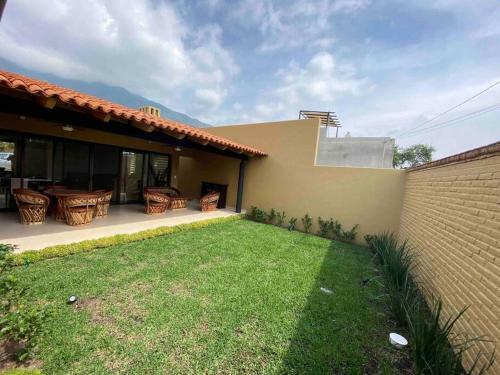 Casa En Ajijic Con Terraza, Chimenea, Internet.