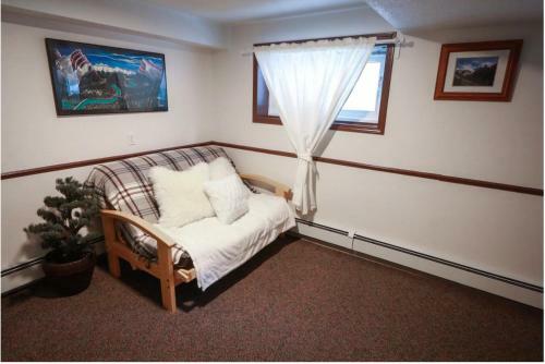 Apartamento Banff's Enchanted Forest Basement Suite