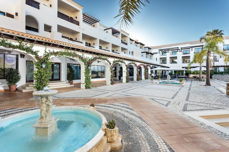Pine Cliffs Hotel, A Luxury Collection Resort