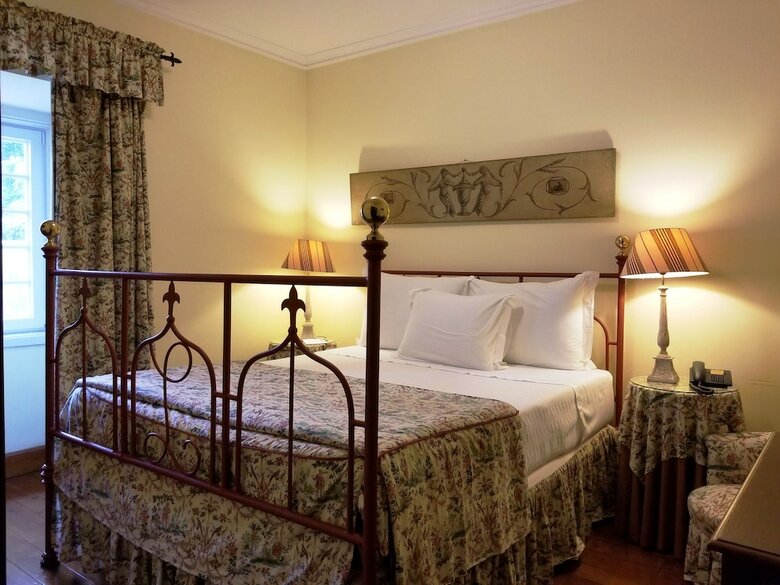 Lawrence's Hotel
