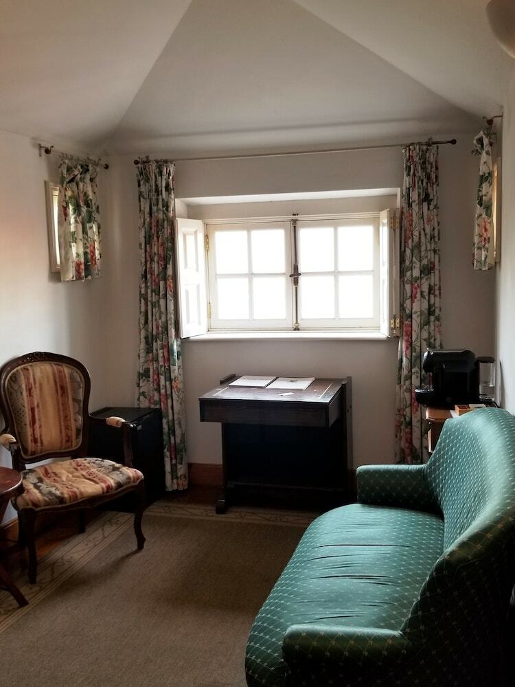 Lawrence's Hotel