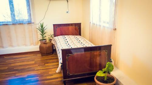 Hostal Amoj B&B And Guest House