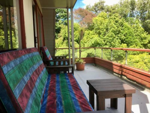 Wooden A-frame By The City And River ????????????