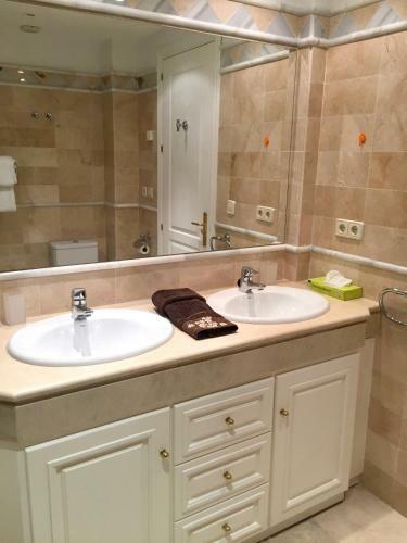 Apartment With Fantastic, Open Sea Views