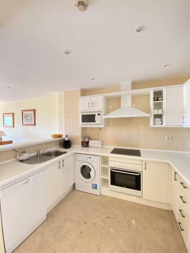 Apartment With Fantastic, Open Sea Views