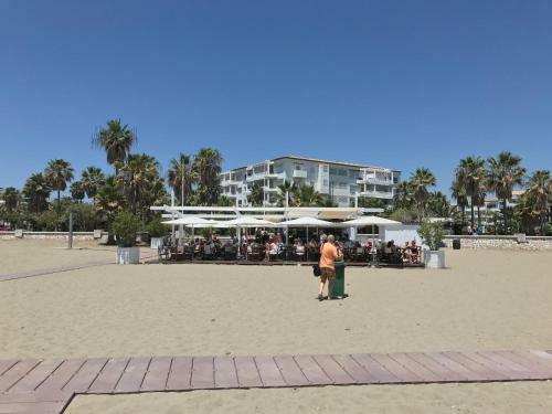 Marina Banus Apartment - Frontline Beach Suite - Puerto Banus