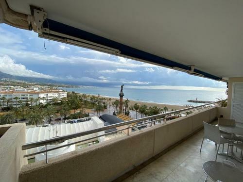 Marina Banus Apartment - Frontline Beach Suite - Puerto Banus