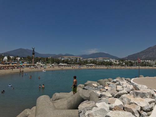 Marina Banus Apartment - Frontline Beach Suite - Puerto Banus