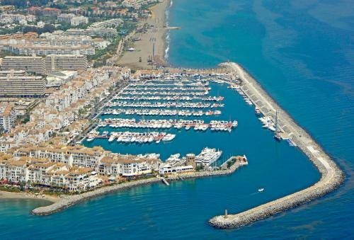 Marina Banus Apartment - Frontline Beach Suite - Puerto Banus