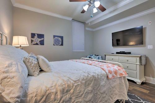 Apartamento Sunny 1st-floor Condo With Ocean-view Balcony!