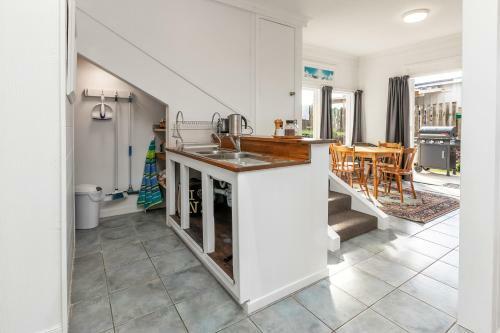 Haruru Drift - Haruru Falls Downstairs Holiday Unit