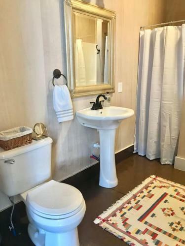 The Farmhouse Private Apartments