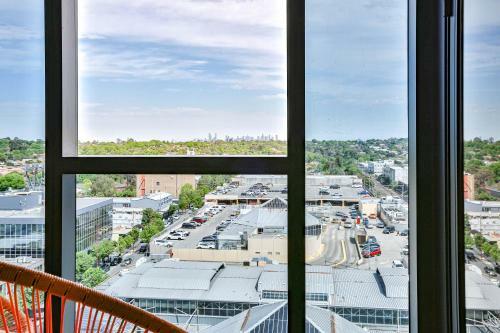 Box Hill Central Sky One Apartment