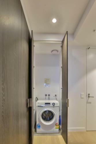 Box Hill Central Sky One Apartment