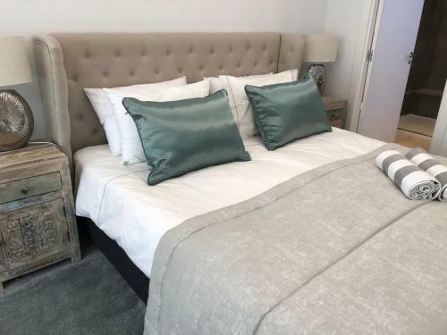 Luxury Apartment In La Isla, Puerto Banus