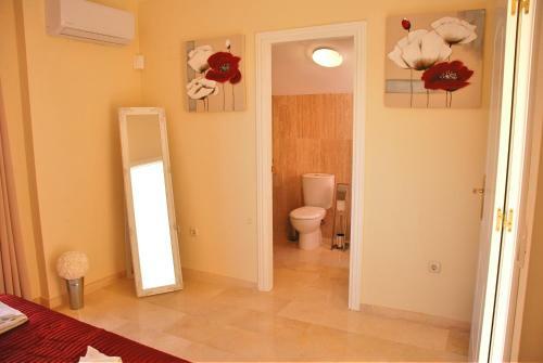 Fantastic Sea And Golf View Apartment