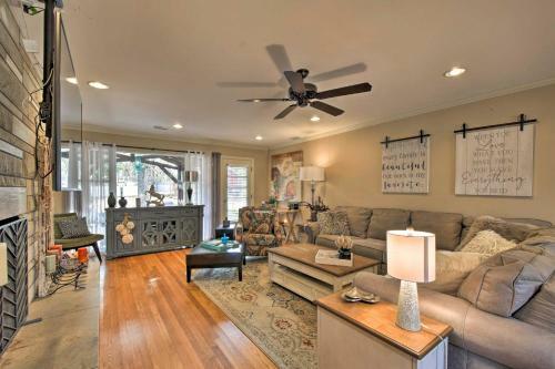 Charming Florence Home With Fireplace And Grill!