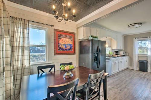 Modern Florence Getaway With Patio And Grill!