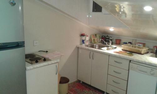 Neftiannikov Avenue Apartment
